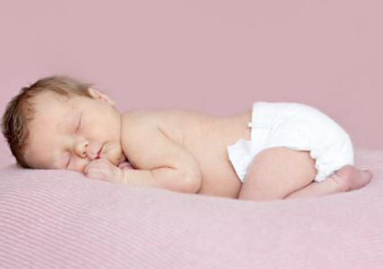为什么宝宝喜欢趴着睡觉 新生儿如何正确睡觉