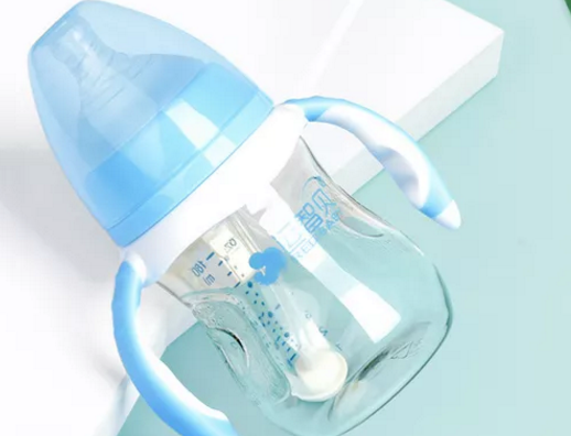 宝宝奶瓶怎么使用 小心对孩子的牙齿有影响
