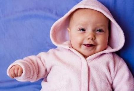 新生儿衣服买得越贵越好吗 新生儿衣服挑选细节