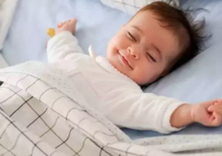 宝宝睡觉时笑是在做梦吗 宝宝睡觉时笑是为什么