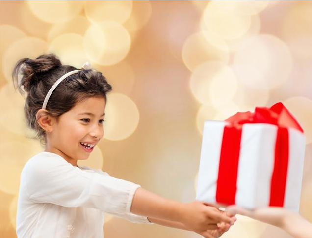 过年给小孩准备礼物好还是红包好 过年给孩子最好的新年礼物