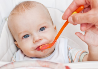 七个月大宝宝辅食一顿吃多少 7个月宝宝辅食量推荐