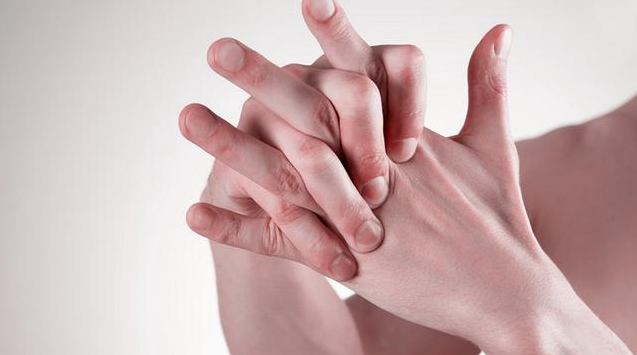 孕晚期手指关节痛是怎么回事 孕晚期手指关节痛怎么缓解