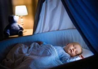 如何哄睡两个月的宝宝 哄睡两个月宝宝的方法