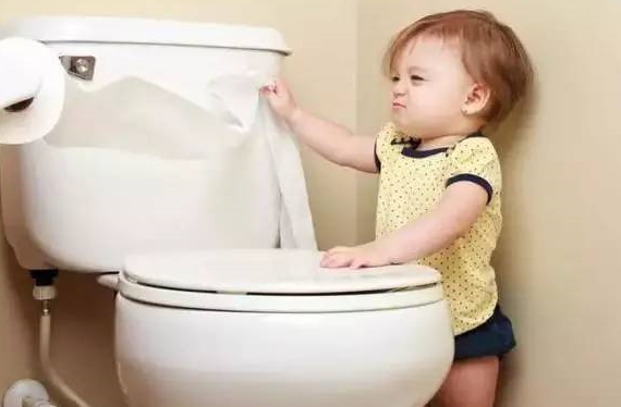 宝宝憋尿是怎么回事 孩子喜欢憋尿的原因