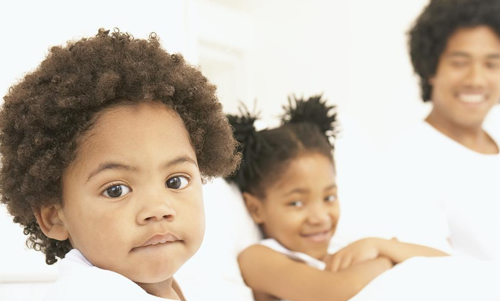 怎么跟孩子解释非洲人皮肤是黑色 为什么会有不同颜色的肤色的人