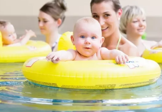 孩子学游泳最佳年龄 孩子学游泳越早越好吗
