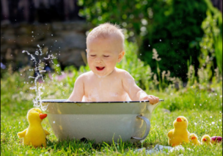 入春再脏这几个地方不要给孩子洗 春季给孩子洗澡要注意什么