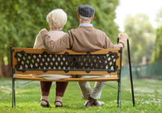 2019年养老新政策出台了 父母老年生活更有保障了