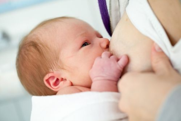 隆胸后可以哺乳吗 隆胸哺乳对宝宝有什么影响