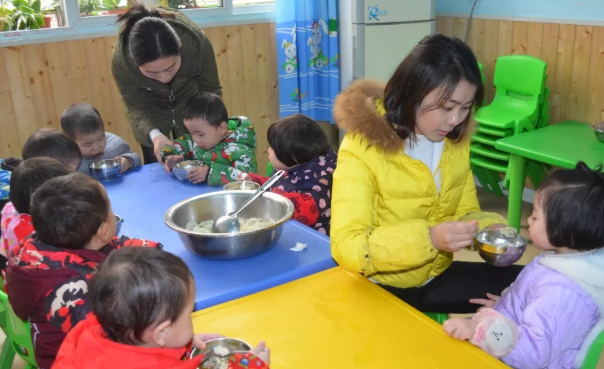 幼儿园冬至吃饺子语录 2018冬至幼儿园包饺子活动内容